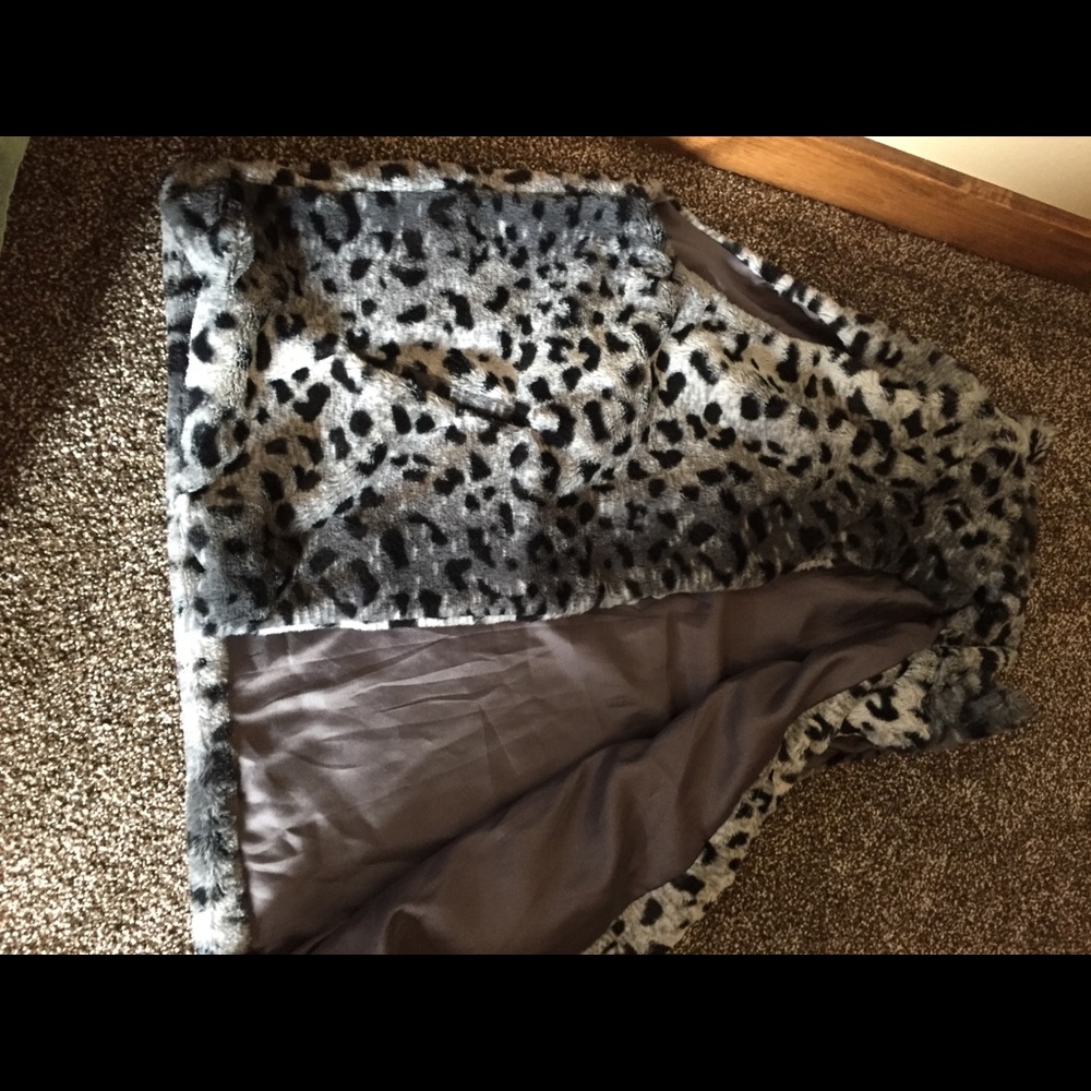 Leopard print vest